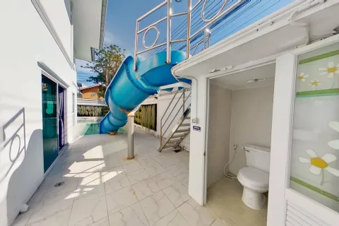 Villa in Pattaya, Thailand 7 bedrooms № 156977 - photo 30