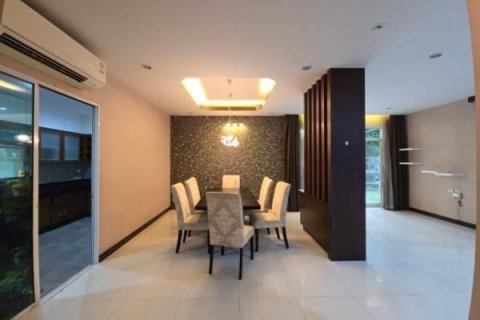 Дом в Бангкхэ, Бангкок, Таиланд с 5 спальнями № 156973 - фото 10