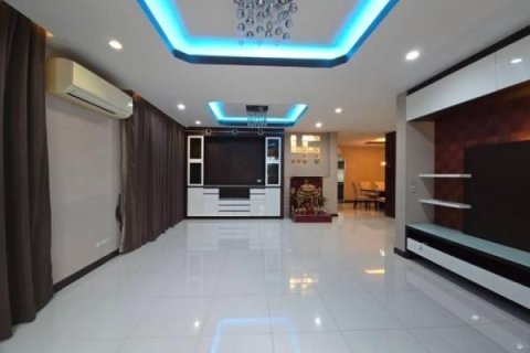 Дом в Бангкхэ, Бангкок, Таиланд с 5 спальнями № 156973 - фото 7