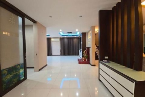 Дом в Бангкхэ, Бангкок, Таиланд с 5 спальнями № 156973 - фото 12