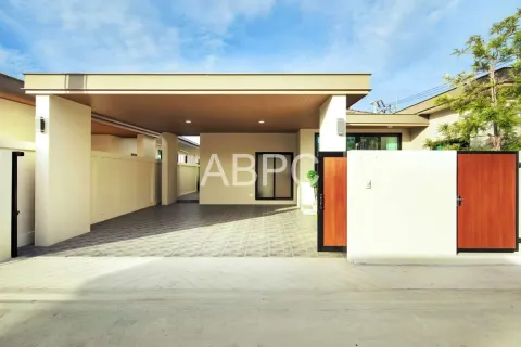 Casa de 3 dormitorios en Pattaya, Tailandia № 212044 - foto 14