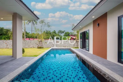Casa de 3 dormitorios en Pattaya, Tailandia № 212044 - foto 5