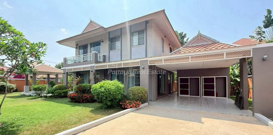 Casa de 4 dormitorios en Bang Lamung, Tailandia № 233700