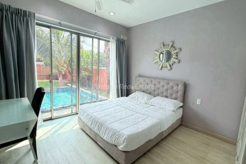 Casa de 4 dormitorios en Bang Lamung, Tailandia № 233700 - foto 8