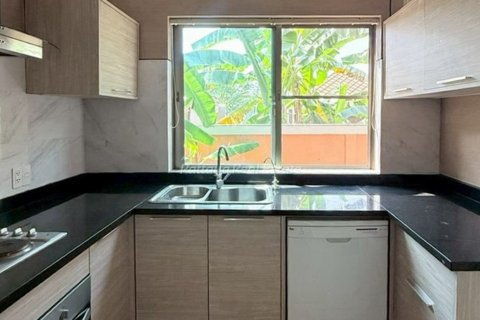 Casa de 4 dormitorios en Bang Lamung, Tailandia № 233700 - foto 7