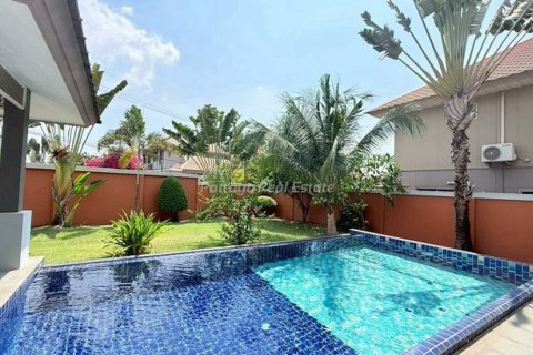 Casa de 4 dormitorios en Bang Lamung, Tailandia № 233700 - foto 2