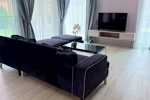 Casa de 4 dormitorios en Bang Lamung, Tailandia № 233700 - foto 5
