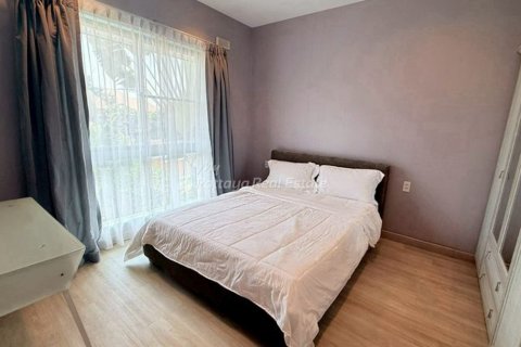 Casa de 4 dormitorios en Bang Lamung, Tailandia № 233700 - foto 10