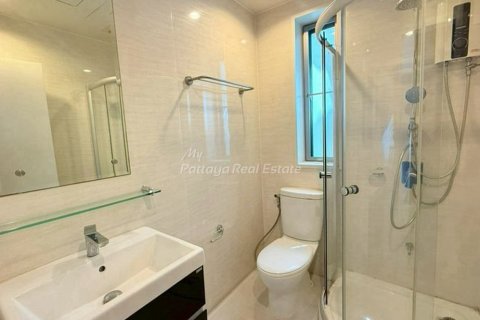 Casa de 4 dormitorios en Bang Lamung, Tailandia № 233700 - foto 9