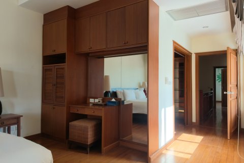 Casa de 3 dormitorios en Bang Tao, Tailandia № 233696 - foto 21