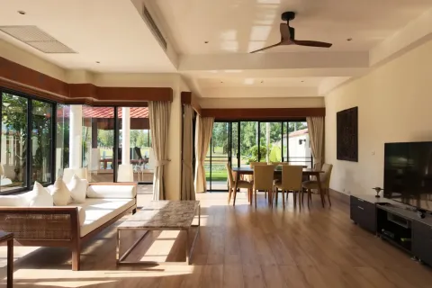 Casa de 3 dormitorios en Bang Tao, Tailandia № 233696 - foto 4