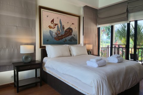 Casa de 3 dormitorios en Bang Tao, Tailandia № 233696 - foto 20