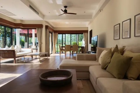 Casa de 3 dormitorios en Bang Tao, Tailandia № 233696 - foto 2