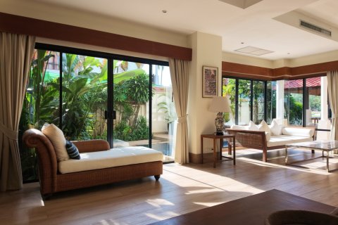 Casa de 3 dormitorios en Bang Tao, Tailandia № 233696 - foto 8