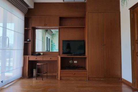 Casa de 3 dormitorios en Bang Tao, Tailandia № 233696 - foto 17