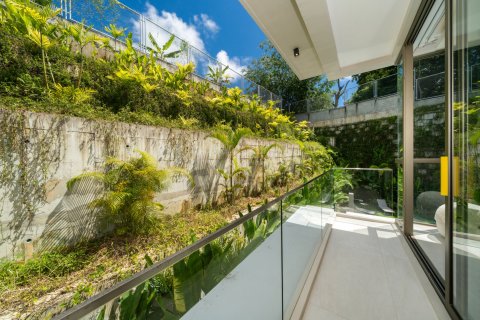 Casa de 4 dormitorios en Bang Tao, Tailandia № 233695 - foto 17