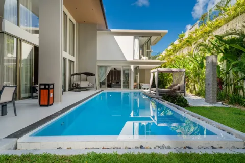 Casa de 4 dormitorios en Bang Tao, Tailandia № 233695 - foto 2