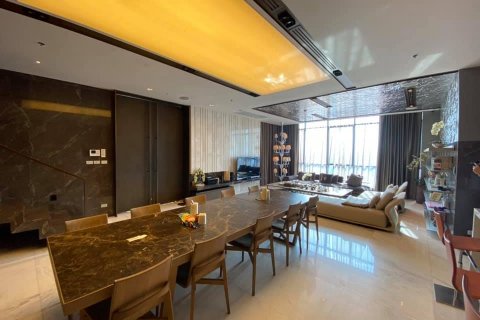 Condo in Watthana, Bangkok, Thailand, 3 bedrooms  № 134105 - photo 4