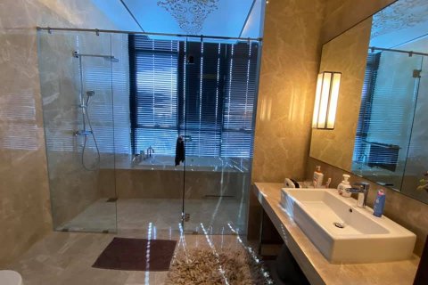 Condo in Watthana, Bangkok, Thailand, 3 bedrooms  № 134105 - photo 15