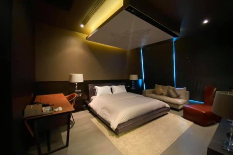 Condo in Watthana, Bangkok, Thailand, 3 bedrooms  № 134105 - photo 13