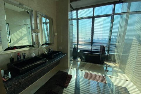 Condo in Watthana, Bangkok, Thailand, 3 bedrooms  № 134105 - photo 24