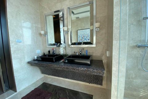 Condo in Watthana, Bangkok, Thailand, 3 bedrooms  № 134105 - photo 23