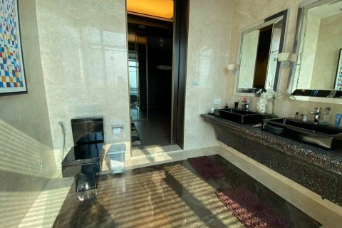 Condo in Watthana, Bangkok, Thailand, 3 bedrooms  № 134105 - photo 22