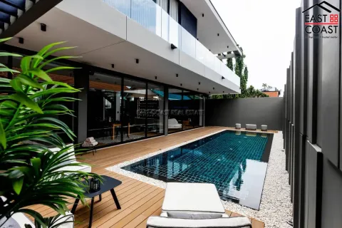 Casa de 5 dormitorios en Jomtien Beach, Pattaya, Tailandia № 212436 - foto 2