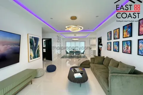 Casa de 4 dormitorios en Jomtien Beach, Pattaya, Tailandia № 212434 - foto 6