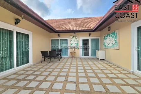 Casa de 4 dormitorios en Pattaya, Tailandia № 212433 - foto 13