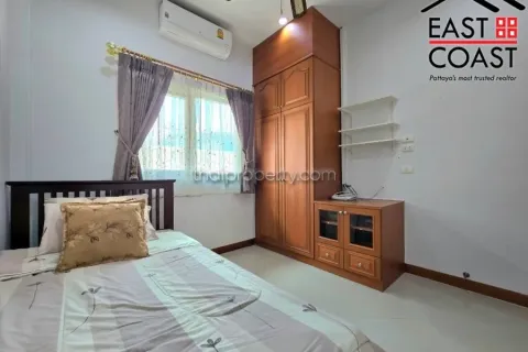 Casa de 4 dormitorios en Pattaya, Tailandia № 212433 - foto 29