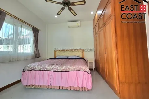 Casa de 4 dormitorios en Pattaya, Tailandia № 212433 - foto 25
