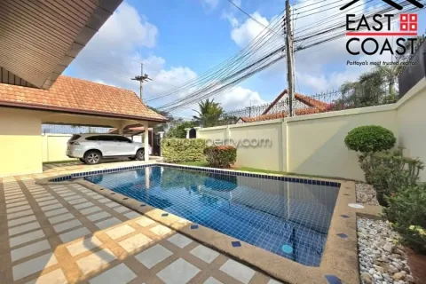 Casa de 4 dormitorios en Pattaya, Tailandia № 212433 - foto 5
