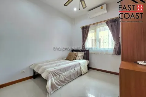 Casa de 4 dormitorios en Pattaya, Tailandia № 212433 - foto 28