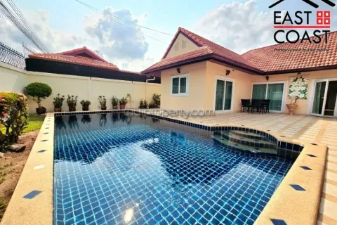Casa de 4 dormitorios en Pattaya, Tailandia № 212433 - foto 4