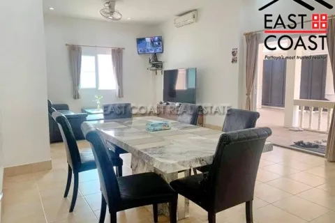 Casa de 3 dormitorios en Pattaya, Tailandia № 212430 - foto 8