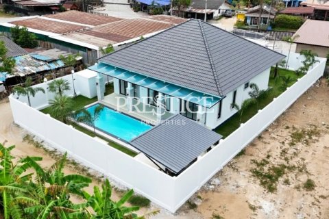 House in Pattaya, Thailand 3 bedrooms № 197797