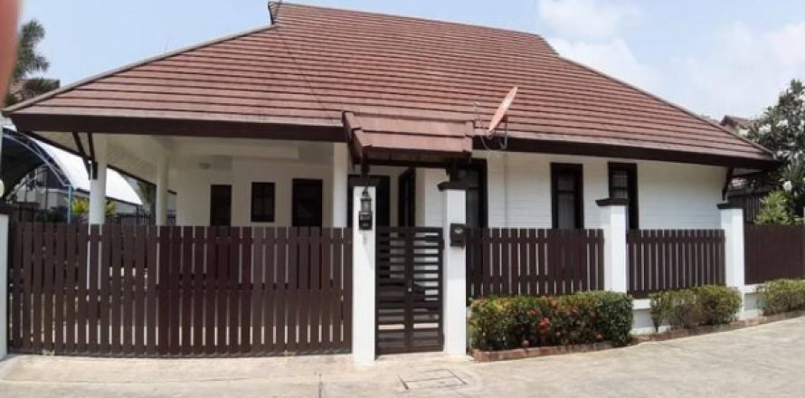 Villa in Pattaya, Thailand 4 bedrooms № 193672