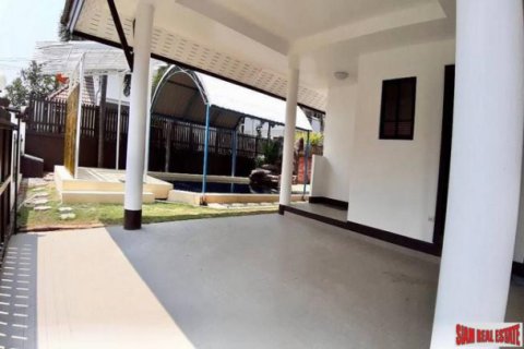 Villa in Pattaya, Thailand 4 bedrooms № 193672 - photo 3