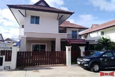 House in Pattaya, Thailand 3 bedrooms № 193674