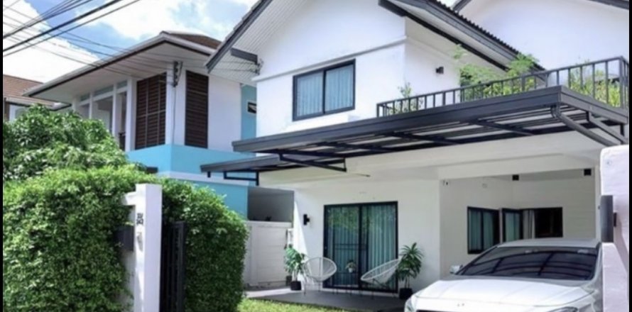 Maison à Bang Kaeo, Thaïlande 4 chambres № 137159