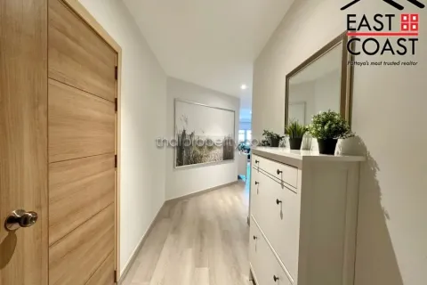 Condominio de 2 dormitorios en Pattaya, Tailandia № 213637 - foto 2