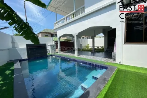 Casa de 4 dormitorios en Pattaya, Tailandia № 213640