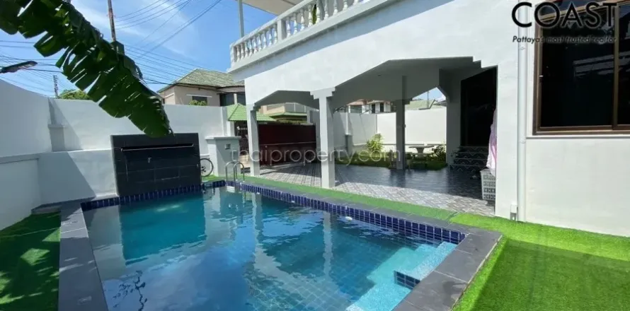 Casa de 4 dormitorios en Pattaya, Tailandia № 213640