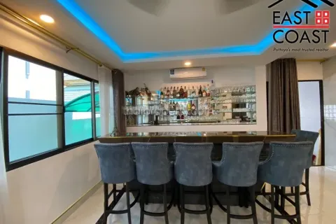 Casa de 4 dormitorios en Pattaya, Tailandia № 213640 - foto 7