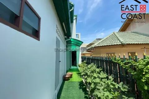 Casa de 4 dormitorios en Pattaya, Tailandia № 213640 - foto 13