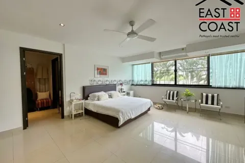 Condominio de 2 dormitorios en Jomtien Beach, Pattaya, Tailandia № 213634 - foto 13