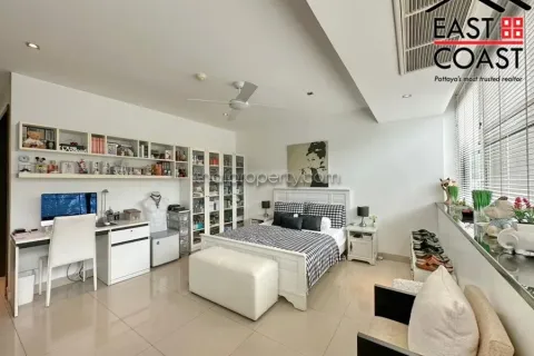 Condominio de 2 dormitorios en Jomtien Beach, Pattaya, Tailandia № 213634 - foto 10
