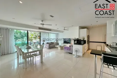 Condominio de 2 dormitorios en Jomtien Beach, Pattaya, Tailandia № 213634 - foto 2