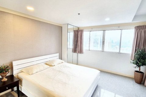 Кондоминиум с 2 спальнями в Бангкоке, Таиланд № 115410 - фото 9